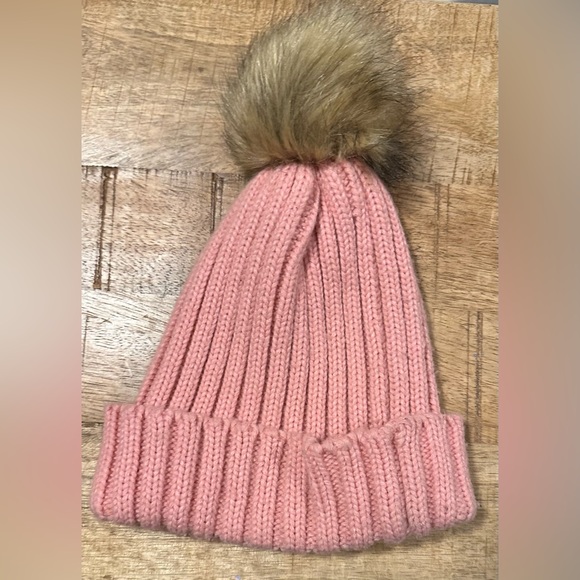 Pink toque/beanie with pompom. - Picture 1 of 1